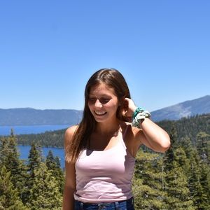 Meet your Posher, Meredith